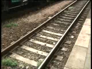 LA SPEZIA, 60ENNE MUORE SOTTO IL TRENO IN STAZIONE