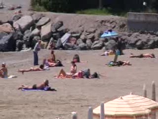 SOLE E TEMPERATURE ESTIVE, TUTTI IN SPIAGGIA