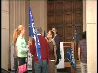 SIT-IN SOTTO PROVINCIA SPEZIA PER L'ACQUA PUBBLICA