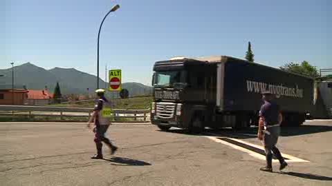 SEVERI CONTROLLI DELLA POLIZIA STRADALE SUI TIR