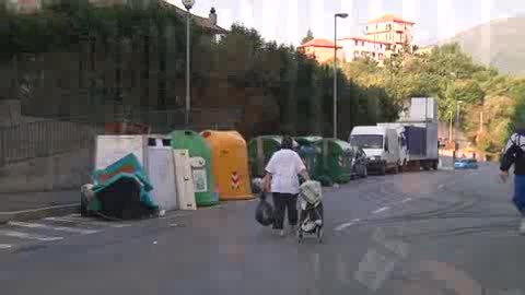 BEGATO, VIAGGIO NEL QUARTIERE INVASO DALLA SPAZZATURA