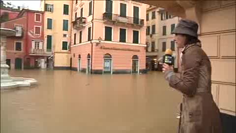 MALTEMPO: SESTRI LEVANTE, LA PIAZZA PRINCIPALE ALLAGATA