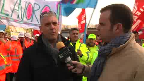 GENOVA OVEST: PROTESTA LAVORATORI PAVIMENTAL