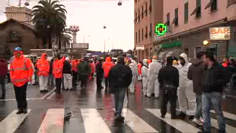 ILVA: PRESIDIO IN PIAZZA ASPETTANDO IL DECRETO