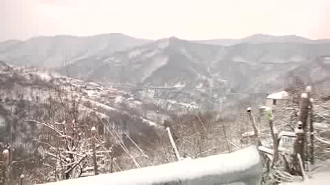 L'ENTROTERRA IMBIANCATO, LA NEVE AL COLLE DI CADIBONA, 