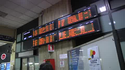 TRENI CANCELLATI: LA REGIONE DENUNCIA TRENITALIA