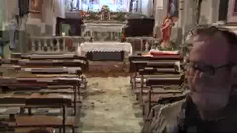 NELLA CHIESA COLPITA DAL TERREMOTO