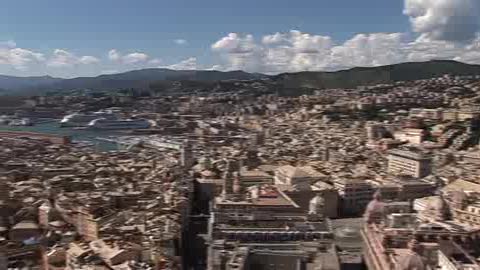 LA PIU' GRANDE NAVE DA CROCIERA INGLESE A GENOVA