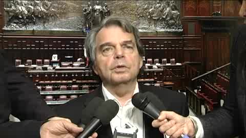BRUNETTA ATTACCA OLI REHN: 