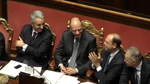 ALFANO APPLAUDE LA DECISIONE DI BERLUSCONI 