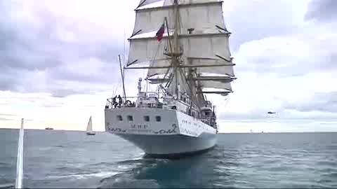 FESTA MARINERIA, I VELIERI SALUTANO LA SPEZIA