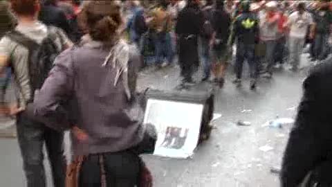 CORTEO CASA, TENSIONE IN VIA DEL TRITONE - IMMAGINI