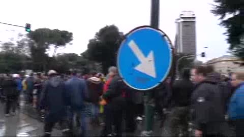 IL CORTEO DEI LAVORATORI AMT, ALTRA GIORNATA DI STOP