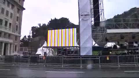 VDAY, IL PALCO IN PIAZZA DELLA VITTORIA E STOP AL TRAFFICO