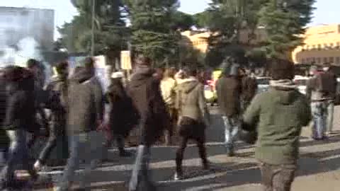 LE IMMAGINI DEGLI SCONTRI TRA POLIZIA E STUDENTI ALLA SAPIENZA