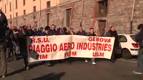 PIAGGIO AEREO, LA MARCIA DEI LAVORATORI SU GENOVA