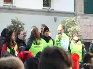 SAVONA: LA PROTESTA DEI FORCONI E IL LIBRAIO