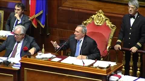 SENATO, FI ABBANDONA L'AULA; GRASSO: 