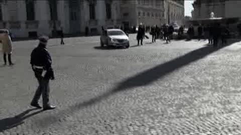 LE IMMAGINI DELL'ARRIVO DI LETTA AL QUIRINALE PER LE DIMISSIONI