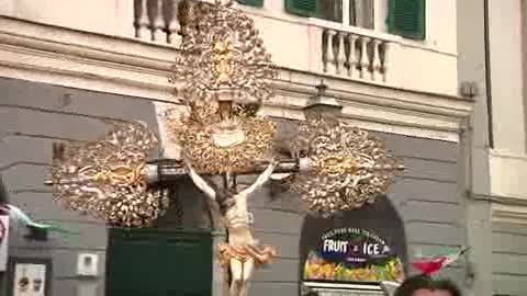 TANTI GENOVESI PER LA PROCESSIONE DI SAN GIOVANNI BATTISTA