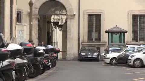 BERLUSCONI ESCE DA PALAZZO CHIGI DOPO INCONTRO CON RENZI