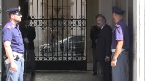 ATTESA PER INCONTRO RENZI-BERLUSCONI