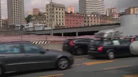 ASSALTO AI TRAGHETTI, MATTINATA DIFFICILE A GENOVA OVEST