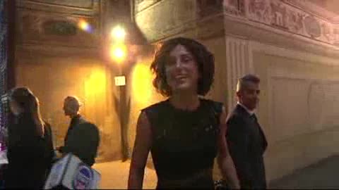 AGNESE RENZI DA SOLA AL PARTY CON GEORGE CLOONEY