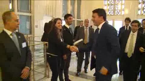 Renzi visita la sede di Twitter