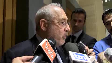 Stiglitz sulla crisi: 
