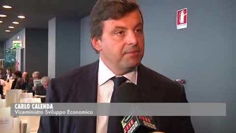 Calenda: "Rimozione art.18 fondamentale per sviluppo economico"