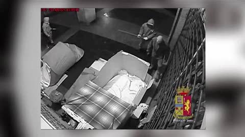 Sgominata la banda che massacrò i clochard a Genova 