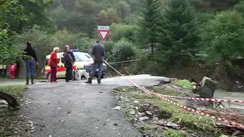 Alluvione, una teleferica di 60 metri salva gli isolati a Torriglia