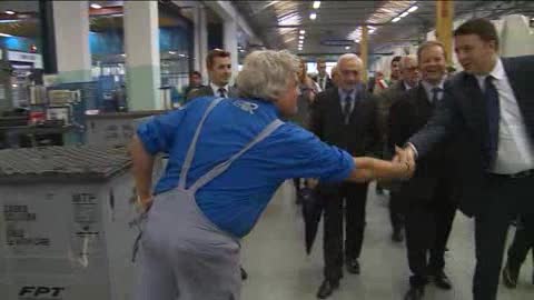 Renzi incontra gli operai di Italcementi