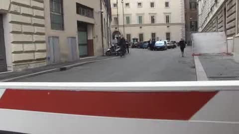 Berlusconi esce da Palazzo Chigi dopo due ore di incontro con Renzi