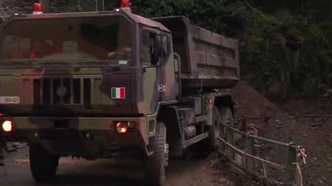 Viaggio a Fabbriche, dove l'alluvione sembra in corso