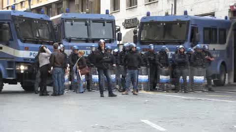Jobs act, dispiegamento delle forze dell'ordine fuori dal Senato