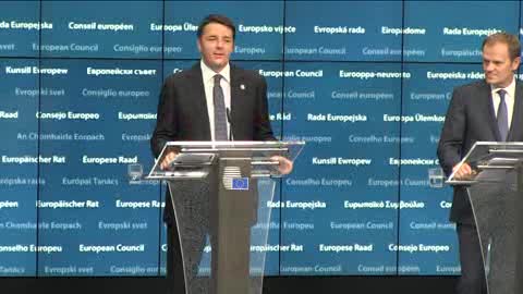 Renzi scherza con Juncker: 