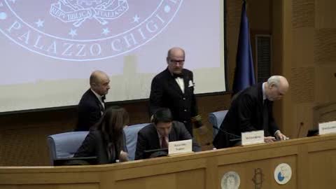 Conferenza stampa di fine anno per Matteo Renzi (immagini)