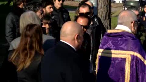 Pino Daniele, i big della musica al funerale