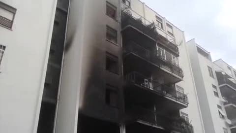 Esplosione in un palazzo a Roma. 1 morto e 14 feriti