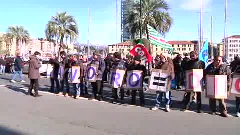 Tirreno Power, le storie dei lavoratori in piazza