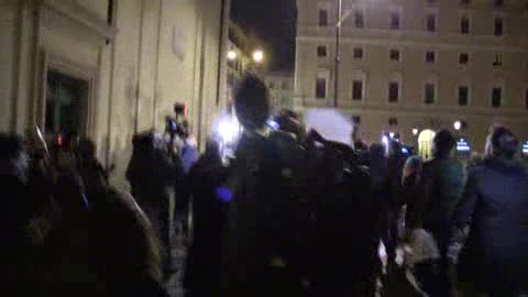 Quirinale, Rizzetto (ex M5s) inseguito dai grillini dopo consultazione al Nazareno