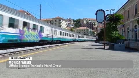 Vento, ferrovia interrotta tra Genova e Ventimiglia