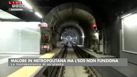 Malore in metropolitana, il pulsante d'emergenza non funziona