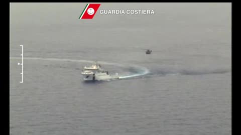 Strage nel Canale di Sicilia, le immagini dei soccorsi della Guardia Costiera