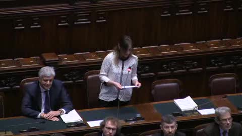 Italicum, Boschi annuncia voto di fiducia: delirio in aula