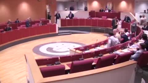 L'esercito dei politici di professione tra riciclati, indagati e attaccati alle poltrone