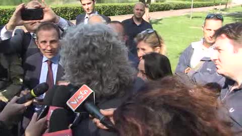 Reddito cittadinanza, Grillo, Sindacati contro perchè sono nicchie 