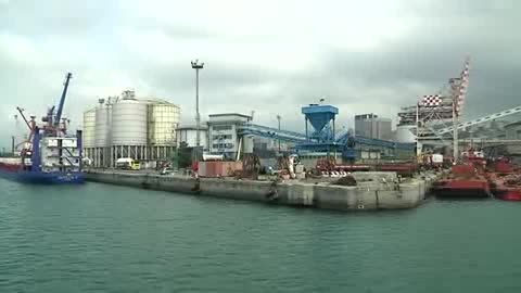 Porto di Genova, caccia al nome per il dopo-Merlo